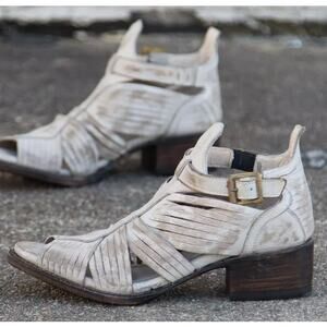 Freebird 7 Arrow strapply leather heeled Sandals
